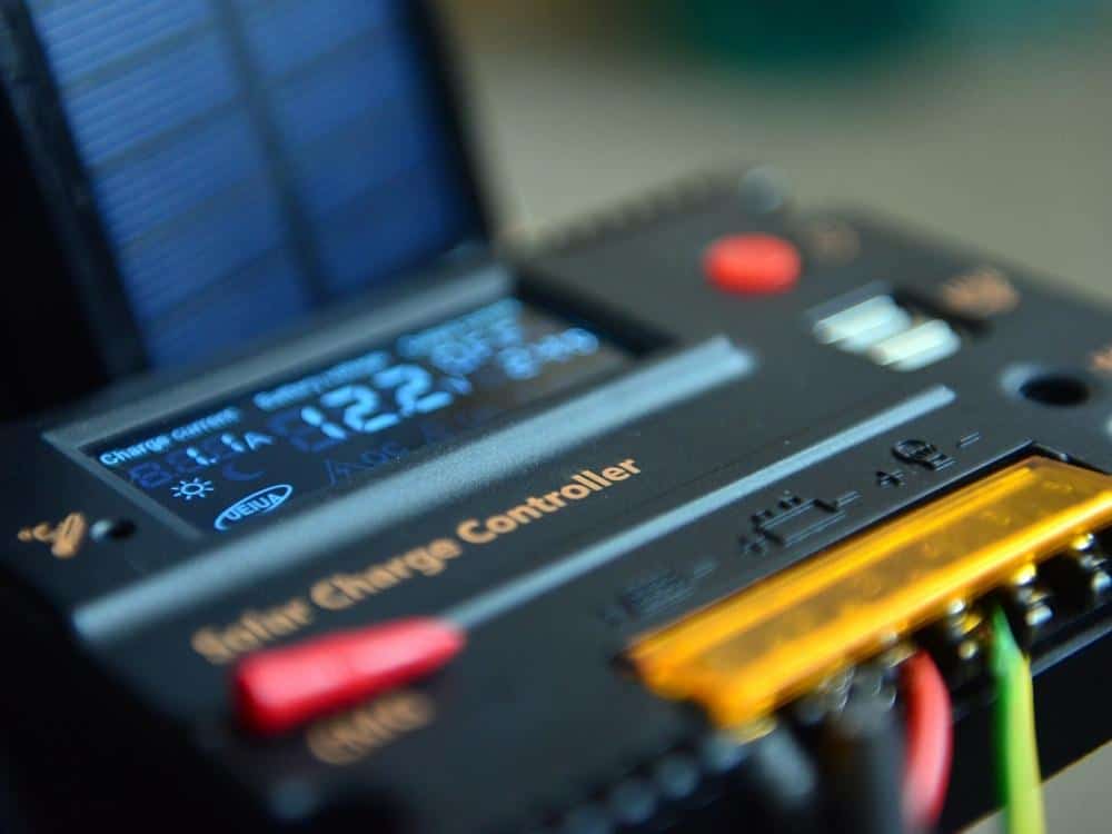 How Charge Controllers Work (detailed)