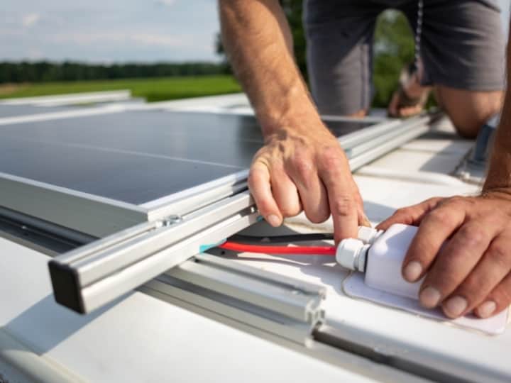 Mounting Solar Panel to Roof Rack (Under Rack + Slideout)