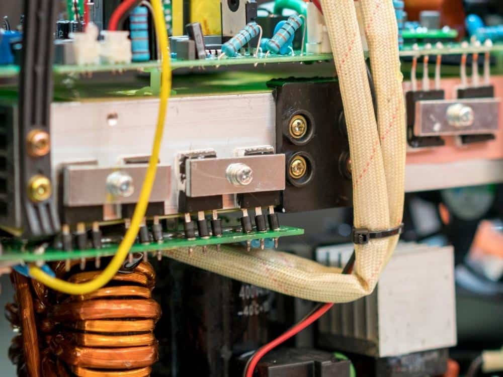 How To Stop Fan Noise On Inverter (+ 7 Mistakes)