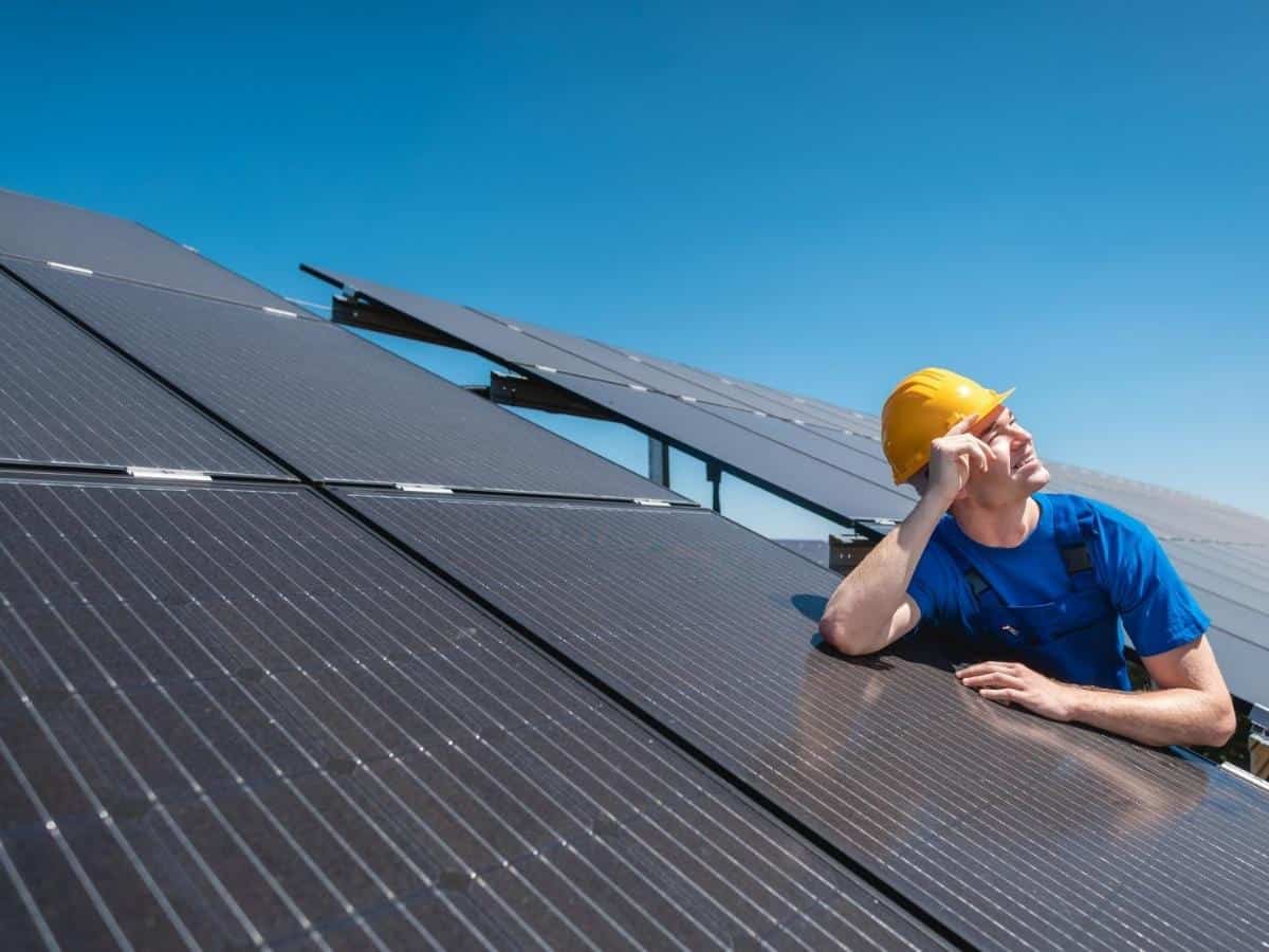 Solar Panels Absorbing Heat (Pros and Cons)