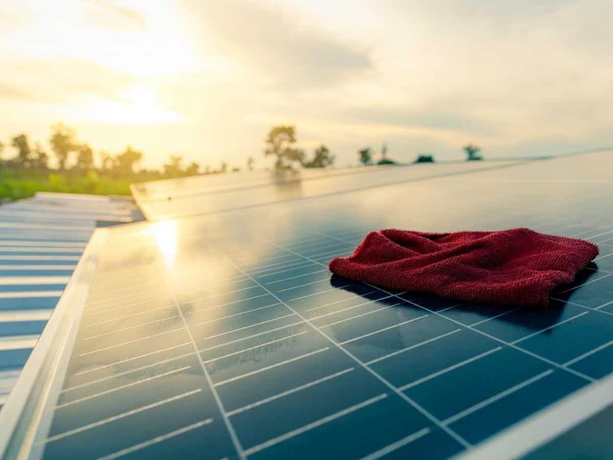 Solar Panel Cleaning Equipment (the Right Way)