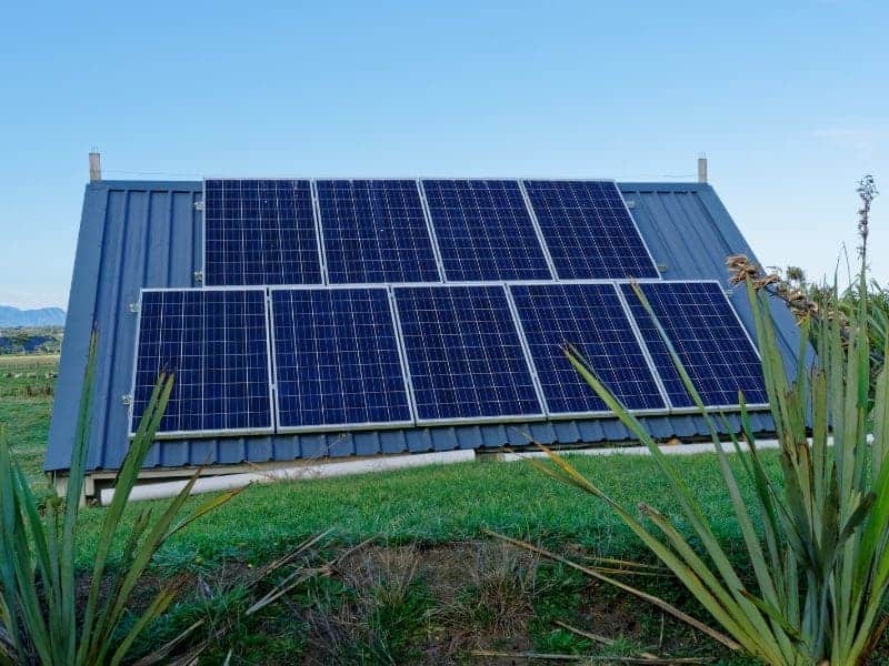 Off-Grid Solar Systems Without Batteries (Best Choices)