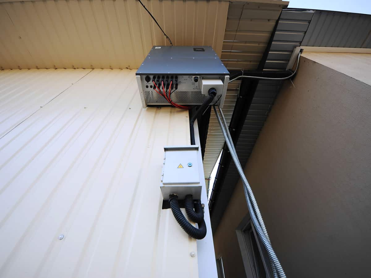 Solar Inverters for Home and Off-Grid (Best Options)