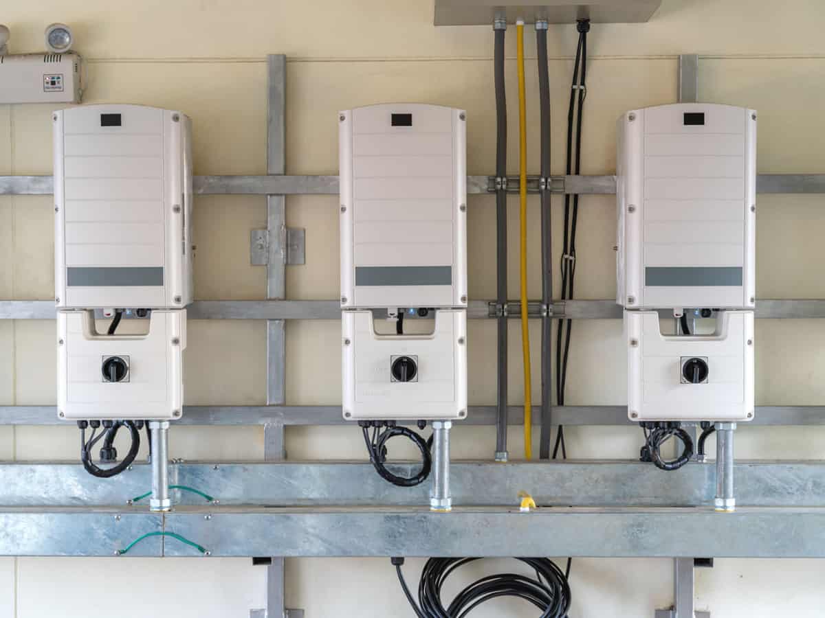 Can You Charge a Battery While It Is Connected to an Inverter?