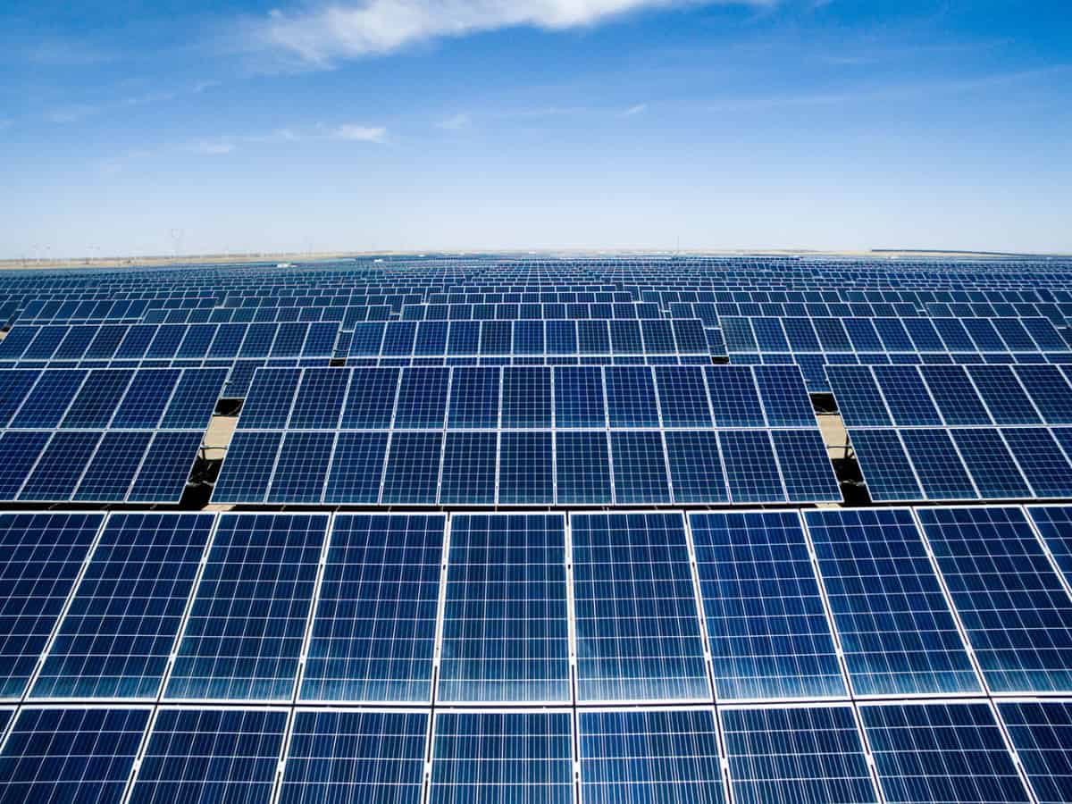 13 Advantages + 5 Disadvantages Of Solar Energy