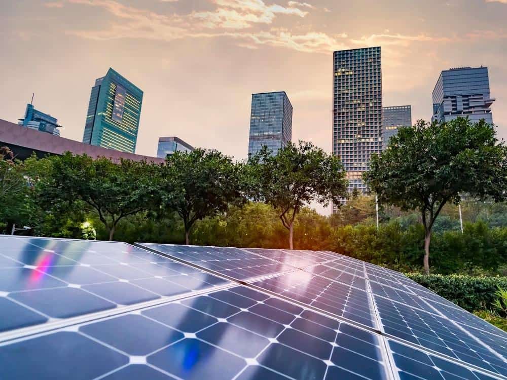How Much Do Solar Panels Save? (Lifetime Savings)