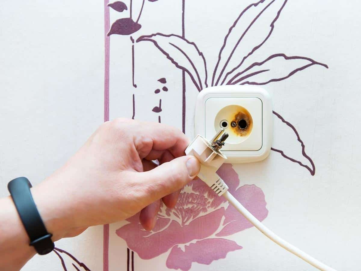Don't Short Circuit A Solar Panel (Do This)
