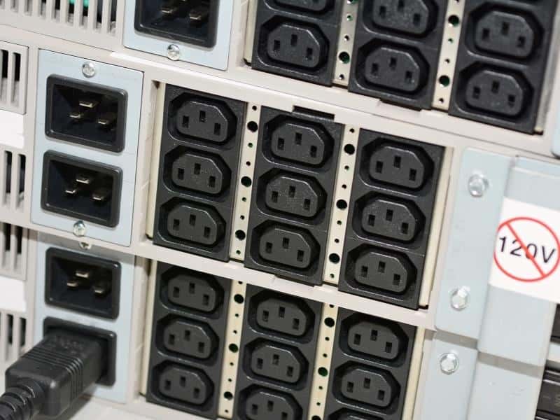 Solar Panel Connection With UPS (Best Solutions)