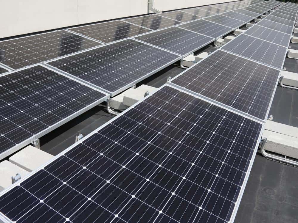 Solar Panels for Flat Roofs (Installation Options) - Solar Panel ...