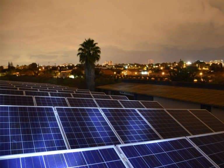 do-solar-panels-work-at-night-moonlight-power-solar-panel